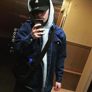 Meet your Posher, Max